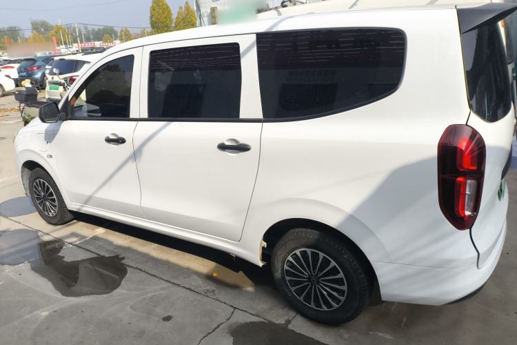 Used Wuling Hongguang New Energy 2024 All-Electric Model 300KM Standard Version
