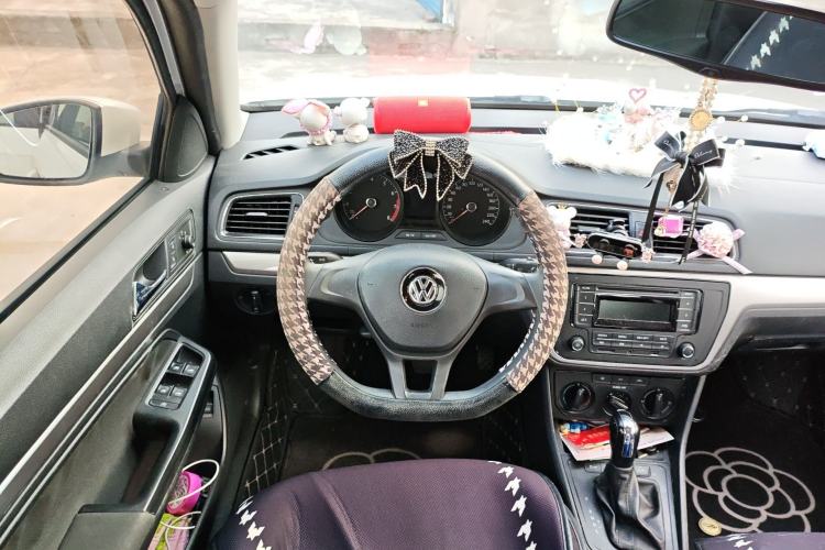 Used Volkswagen Lavida 2015 1.6L Automatic Fashion Edition
