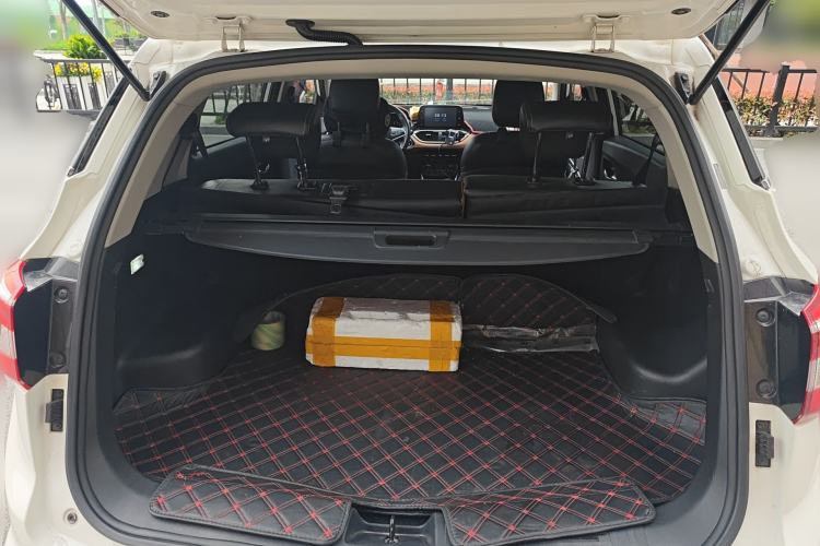 Used Baojun 510 2017 1.5L Automatic Luxury Model Trunk