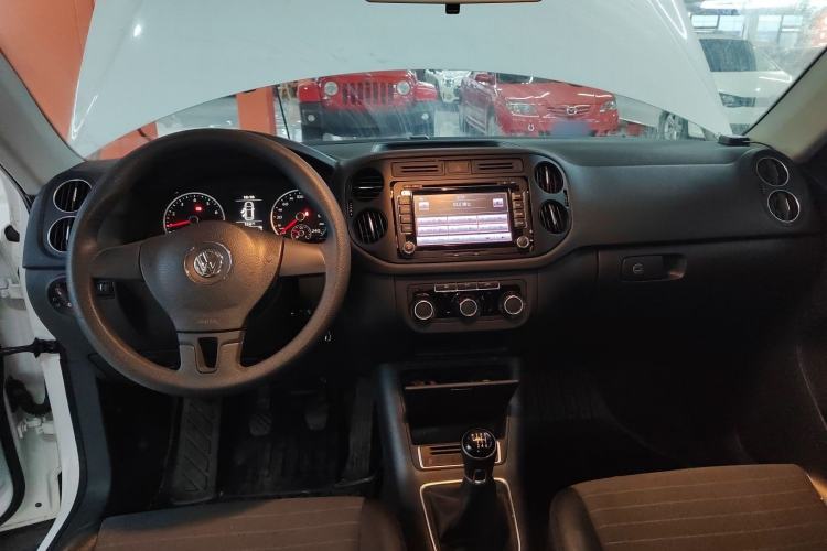 Used Volkswagen Tiguan L 2015 1.8TSI Manual Two-Wheel Drive Fashion Edition