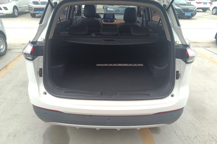 Used Baojun 510 2019 1.5L Manual Enjoyment Model 77kW China VI Trunk