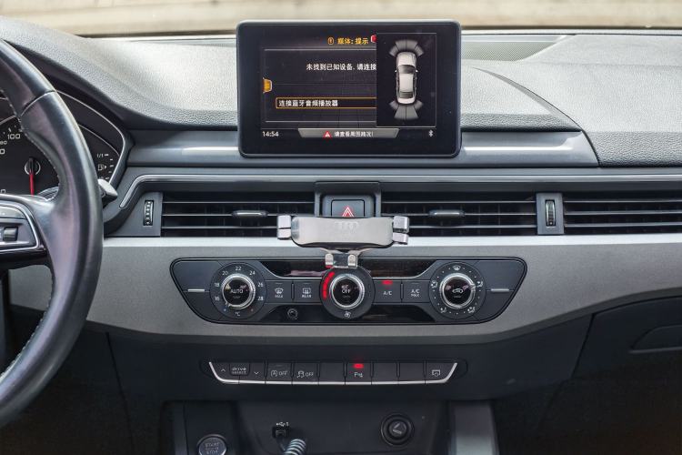 Used Audi A4L 2019 40 TFSI Ambition China VI Audio And AC Panel