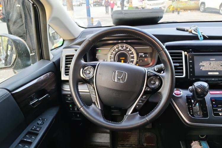 Used Honda Elysion 2016 2.4L Supreme Edition Steering Wheel