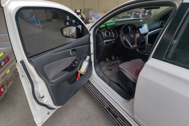 Used Venucia T70 2016 1.6L Manual Ruixing Edition
