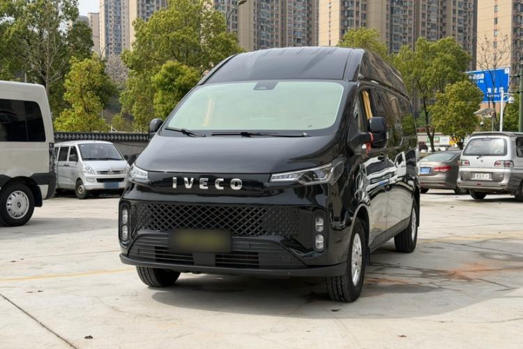 Used Iveco Fidato 2023 B33 Passenger Bus 2.0T 110 kW Manual Transmission Starlight Edition High Roof