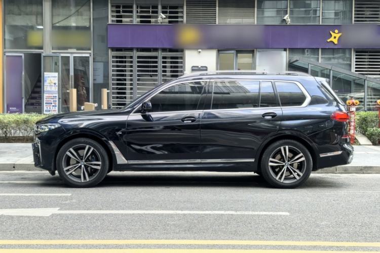 Used BMW X7 2020 xDrive40i Luxury M Sport Package
