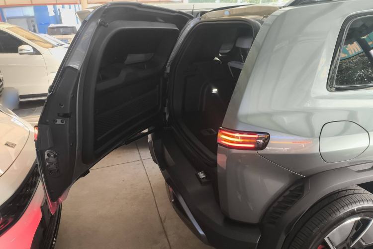 Used Formula Leopard Titanium 3 2025 501KM All-Wheel Drive Intelligent Driving Ultra Version
