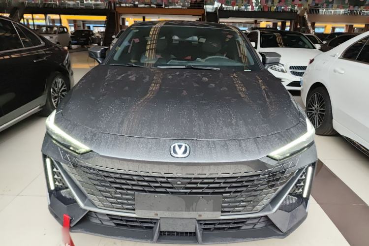 Used Changan UNI-V 2022 1.5T Prestige Version