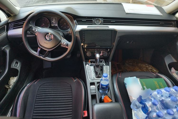 Used Volkswagen Magotan 2017 330TSI DSG Leading Model Center Console