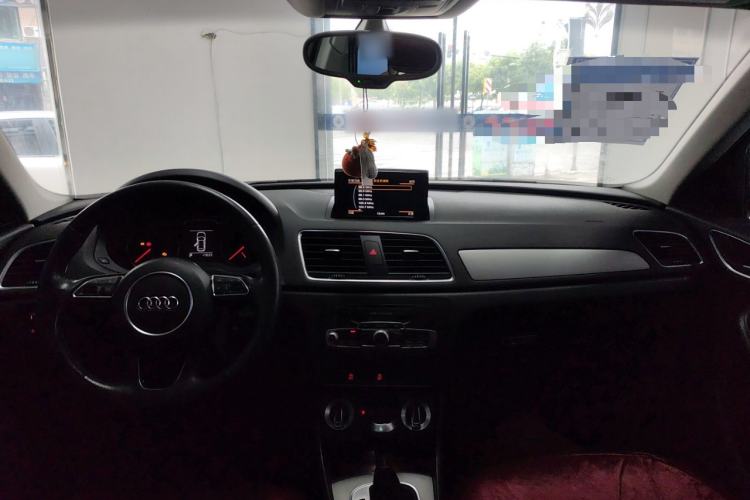 Used Audi Q3 2015 30 TFSI Ambition Edition Center Console