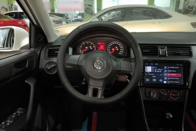 Used Volkswagen Santana 2015 1.6L Automatic Fashion Edition Steering Wheel