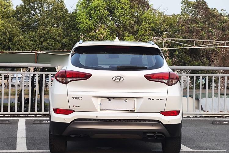 Used Hyundai Tucson 2015 1.6T Dual-Clutch Two-Wheel-Drive Smart Model Exterior 7