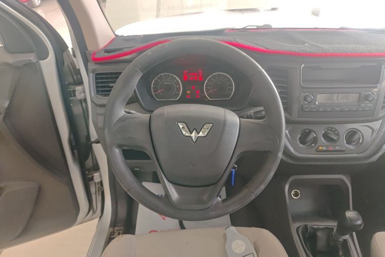 Used Wuling Hongguang V 2019 1.5L Jingqu Version China VI LAR