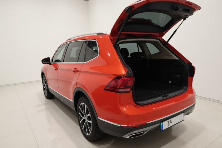 Used Volkswagen Tiguan L 2017 330TSI Automatic Two-Wheel Drive Comfort Edition Exterior 2