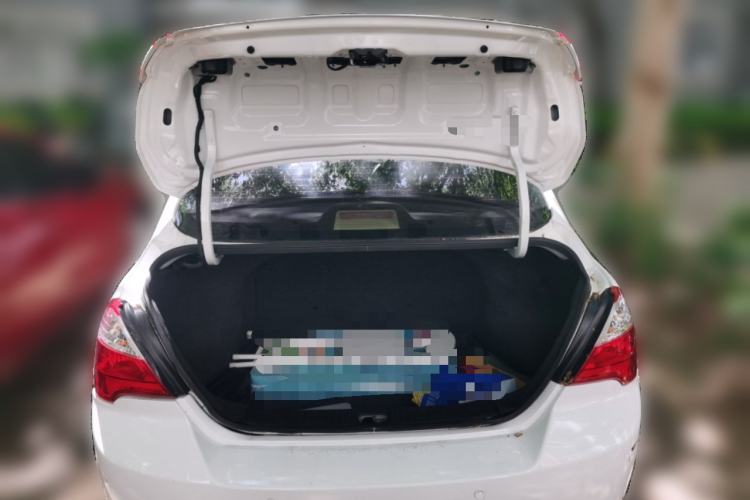 Used Venucia D50 2013 1.6L Automatic Fashion Edition Trunk