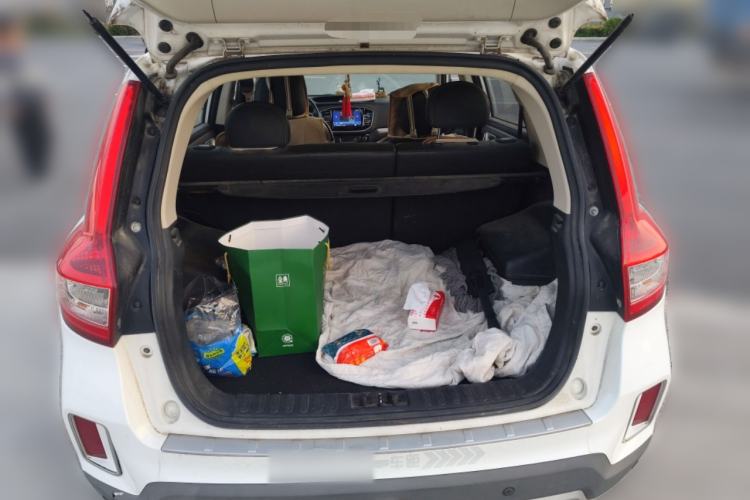 Used Geely Auto Vision X6 2016 1.8L Manual Luxury Model
