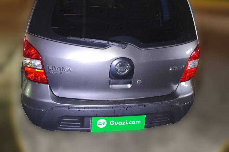 Used Nissan Livina 2010 Jingrui Edition 1.6L Manual Standard Model
