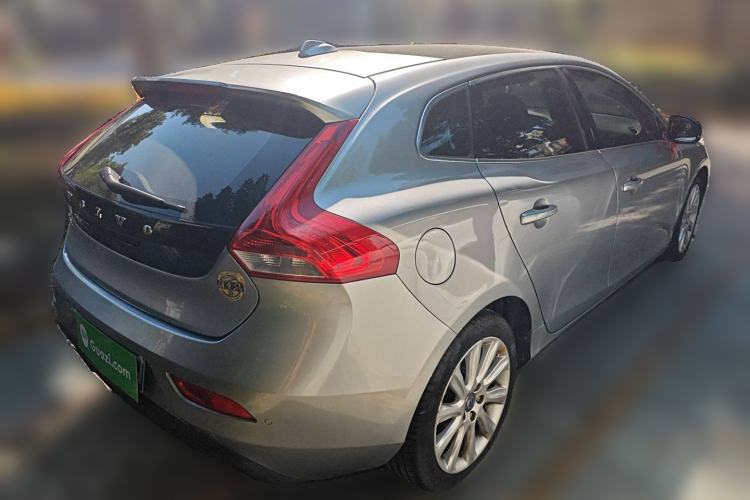 Used Volvo V40 2014 2.0T Zhiya Edition
