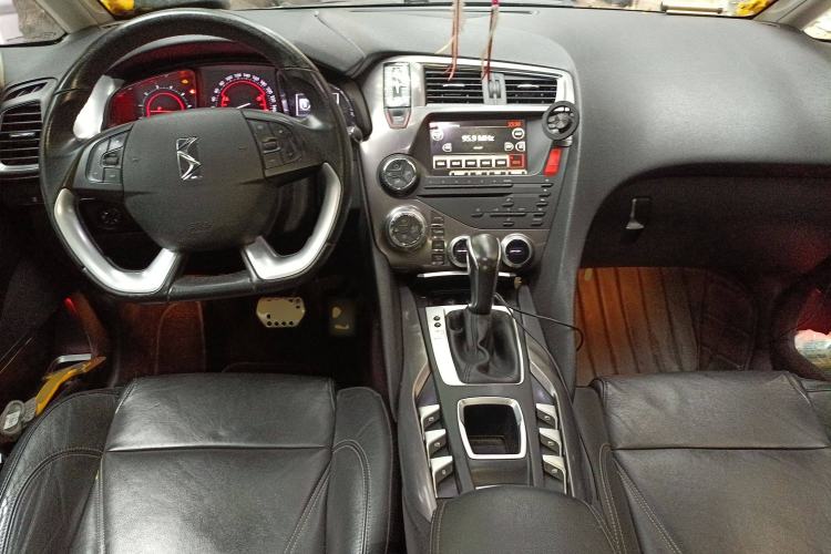 Used DS 5 2013 1.6T Luxury Edition THP200