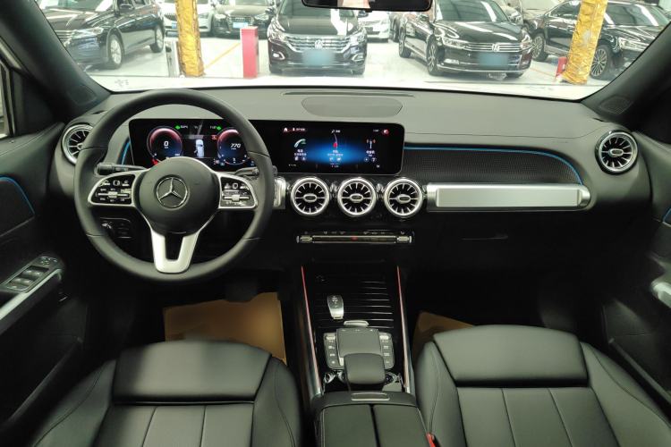 Used Mercedes-Benz GLB 2020 Updated GLB 200 Dynamic Edition Center Console