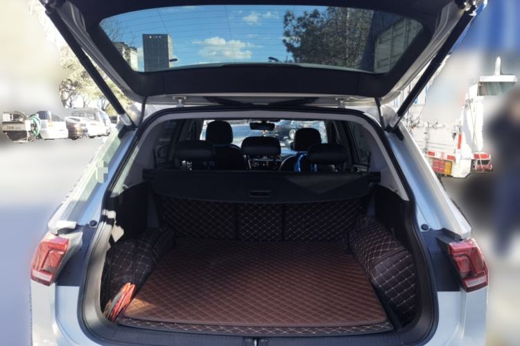 Used Volkswagen Tiguan L 2018 Facelift 330TSI Automatic Two-Wheel Drive Luxury Edition Trunk