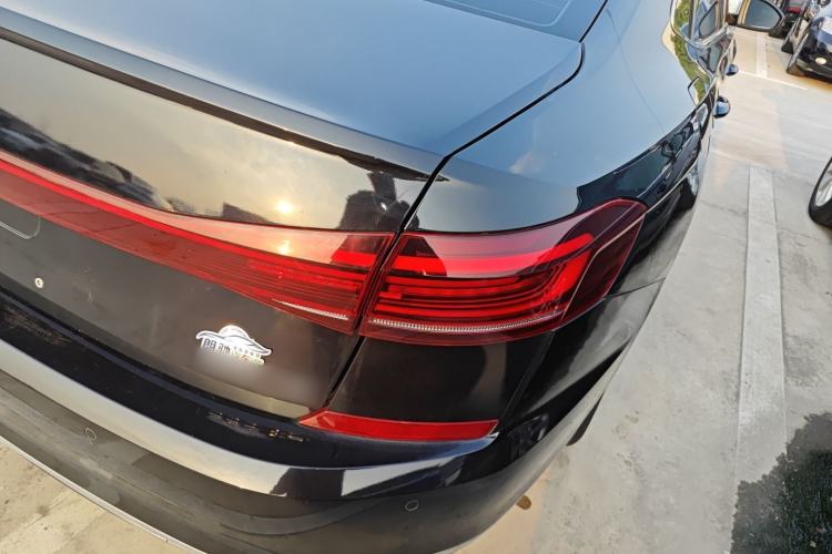 Used Volkswagen Passat 2022 330TSI Elite Edition Custom Version
