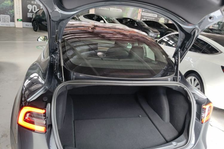 Used Tesla Model 3 2019 Long-Range All-Wheel-Drive Version
