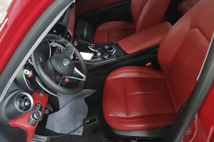 Used Alfa Romeo Giulia 2017 2.0T 200HP Elite Edition Left Front Seat