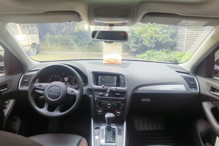 Used Audi Q5 2018 Collector's Edition 40 TFSI Technology Model
