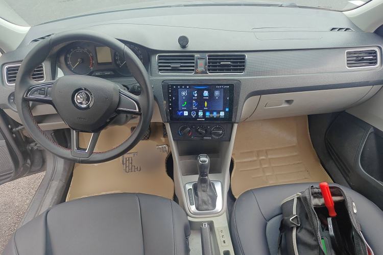 Used Skoda Rapid 2015 1.6L Automatic Smart Selection Model