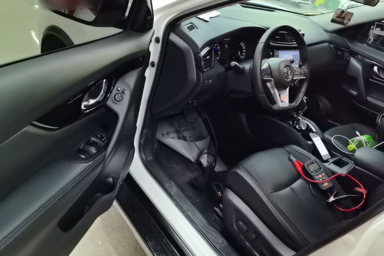 Used Nissan X-Trail 2022 Revised Version 2.0L Two-Wheel Drive Smart Connect & Comfort Edition Driver Seat