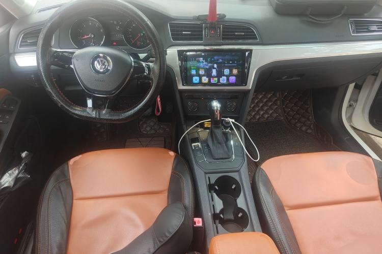 Used Volkswagen Lamando 2017 230TSI DSG Fashion Edition Center Console