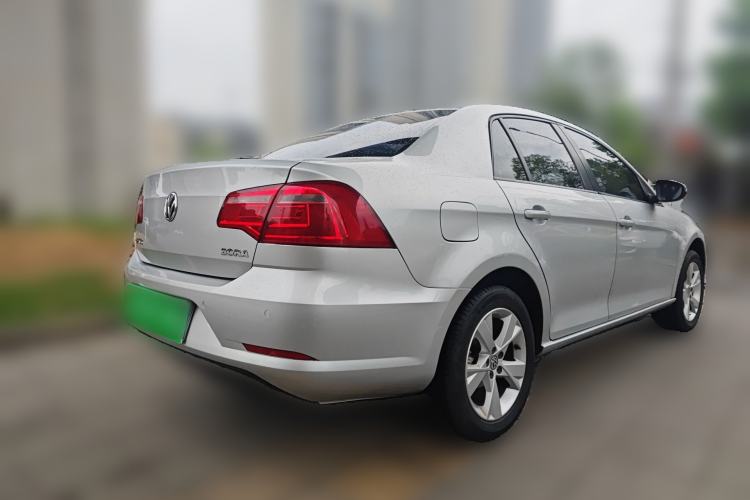 Used Volkswagen Bora 2015 Value Edition 1.6L Manual Fashionable Style
