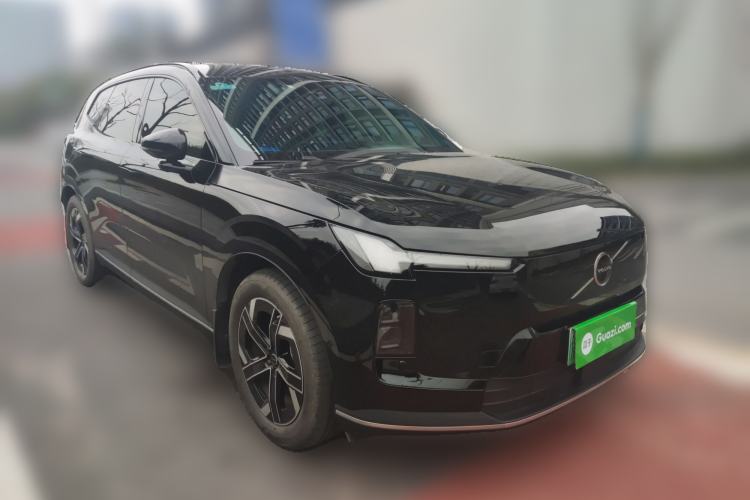 Used Volvo Volvo XC70 Plug-in Hybrid 2026 Model Two-Wheel Drive Long-Range Core