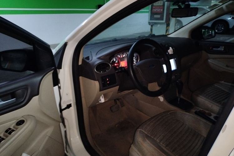 Used Ford Focus 2013 Sedan Classic 1.8L Automatic Base Model