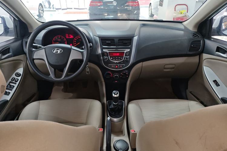 Used Hyundai Verna (older generation) 2014 1.4L Manual Smart GLS Trim