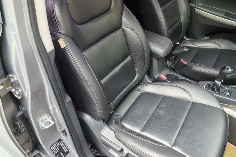 Used CHANGAN CS35 2014 1.6L Manual Luxury Model China IV Standard
