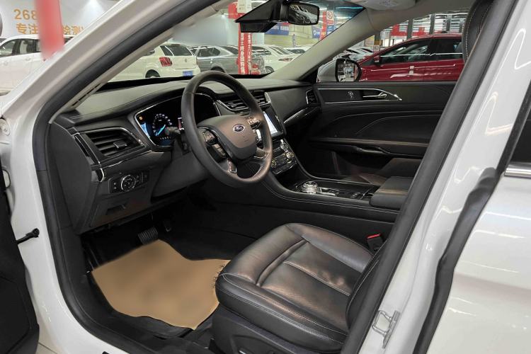 Used Ford Taurus 2017 EcoBoost 245 Fashion Edition Interior 4