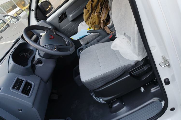 Used Wuling Yangguang 2025 Model 400km Bus Edition—Comfort Edition