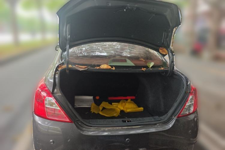 Used Nissan Sunny 2014 1.5XL Manual Deluxe Edition Trunk