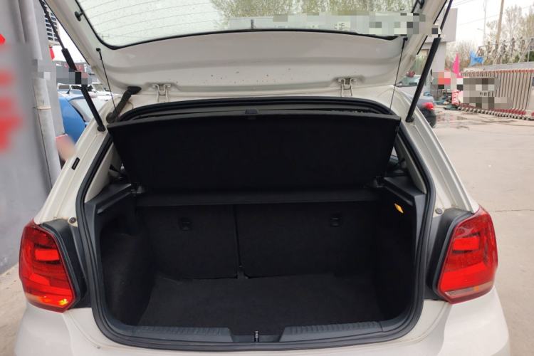 Used Volkswagen Polo 2016 1.6L Automatic Comfort Model