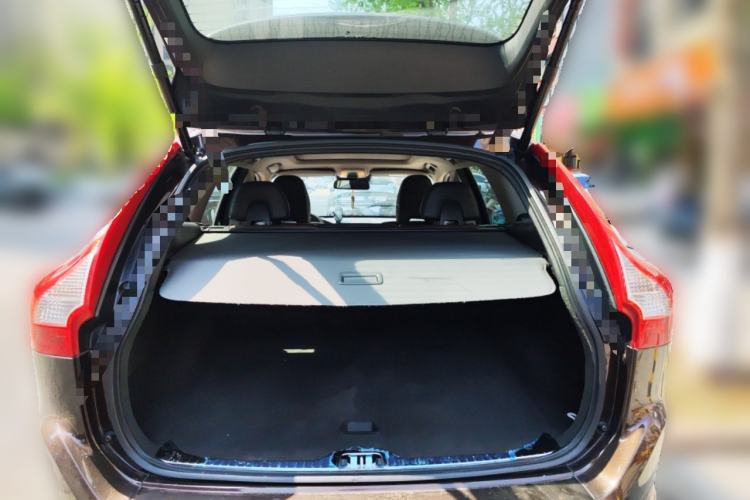 Used Volvo XC60 2017 T5 AWD Smart Range Edition Trunk