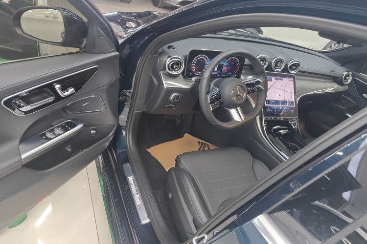 Used Mercedes-Benz C-Class 2022 Restyled C 260 L Sport Edition Driver Seat