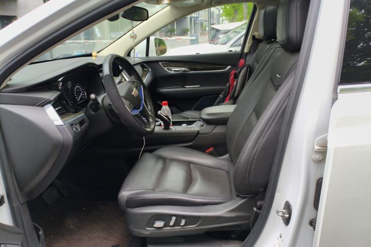 Used Cadillac XT5 2018 28T Four-Wheel Drive Luxury Model Left Front Seat