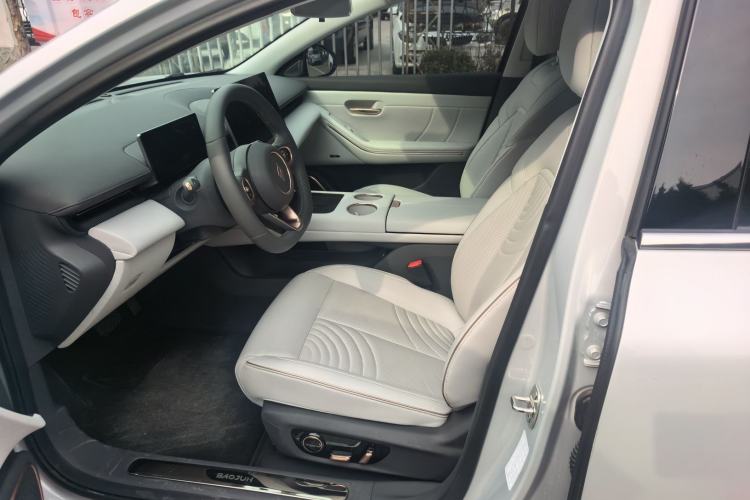 Used Baojun Enjoy 2025 Plug-in Hybrid 140km Luxury Edition
