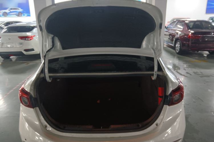 Used Mazda 3 Axela 2019 Cloud-Controlled Sedan 1.5L Automatic Luxury Model China VI Standard Trunk
