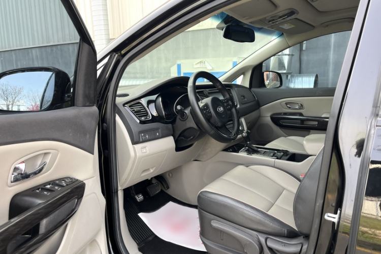 Used Kia Carnival 2015 2.2T Luxury Edition China IV
