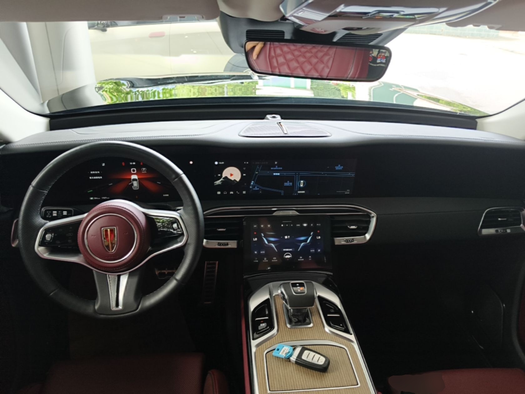 Hongqi E-HS9 2022 690 km Range Flagship Edition Six Seats — снимка 14