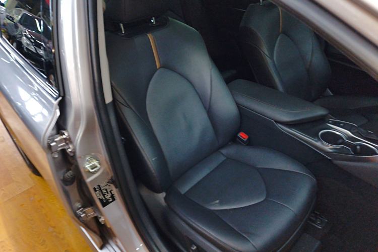 Used Toyota Camry 2021 2.0G Luxury Edition
