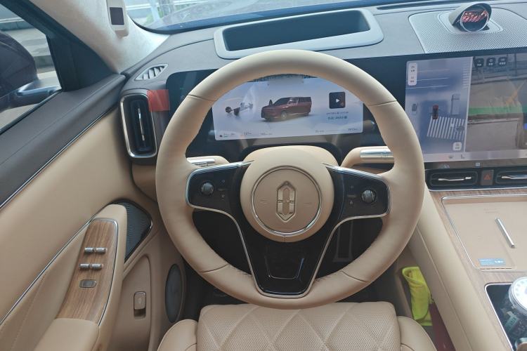 Used Hima AITO M8 2025 Extended-Range Max+ Version 53.4 kWh 6-Seater Edition Steering Wheel